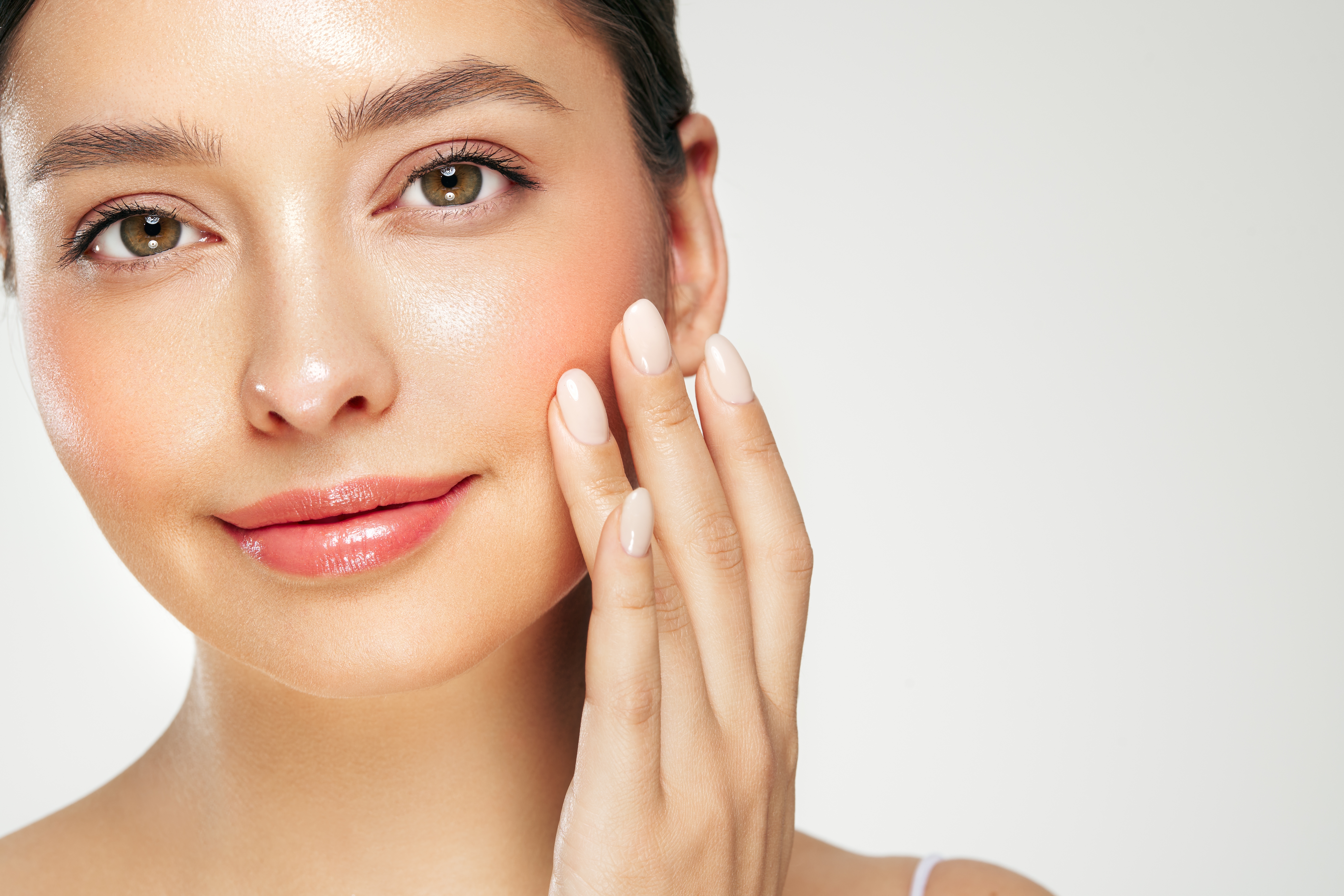 6 Reasons to Consider a HydraFacial or DiamondGlow This Winter