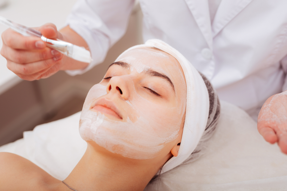 What Happens During a Professional Anti-Aging Firming Facial Treatment?